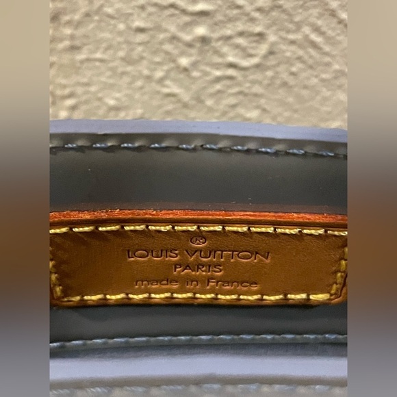 Louis Vuitton Monogram Vernis Reade MM Handbag - Picture 5 of 14